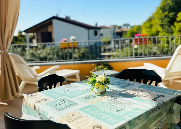 شقة Terrazza Baciata Dal Sole لاتيزي
