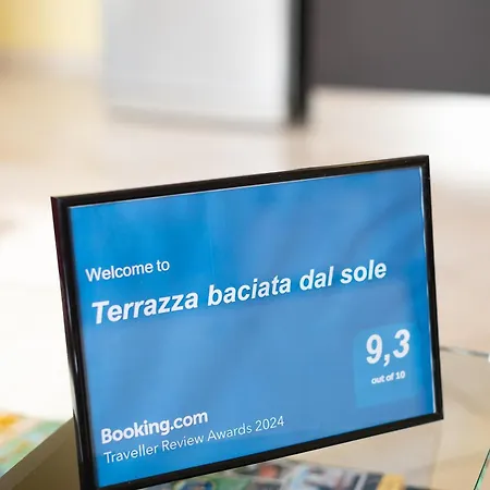 Terrazza Baciata Dal Sole דירה *